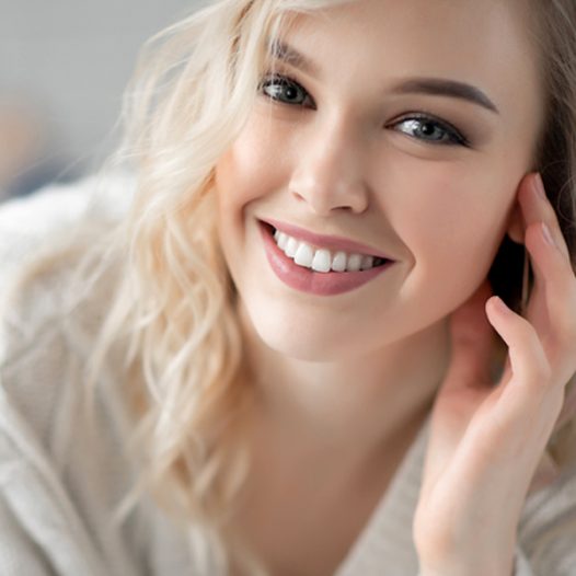 Looking to Whiten Discolored Teeth: Choose Professional Teeth Whitening